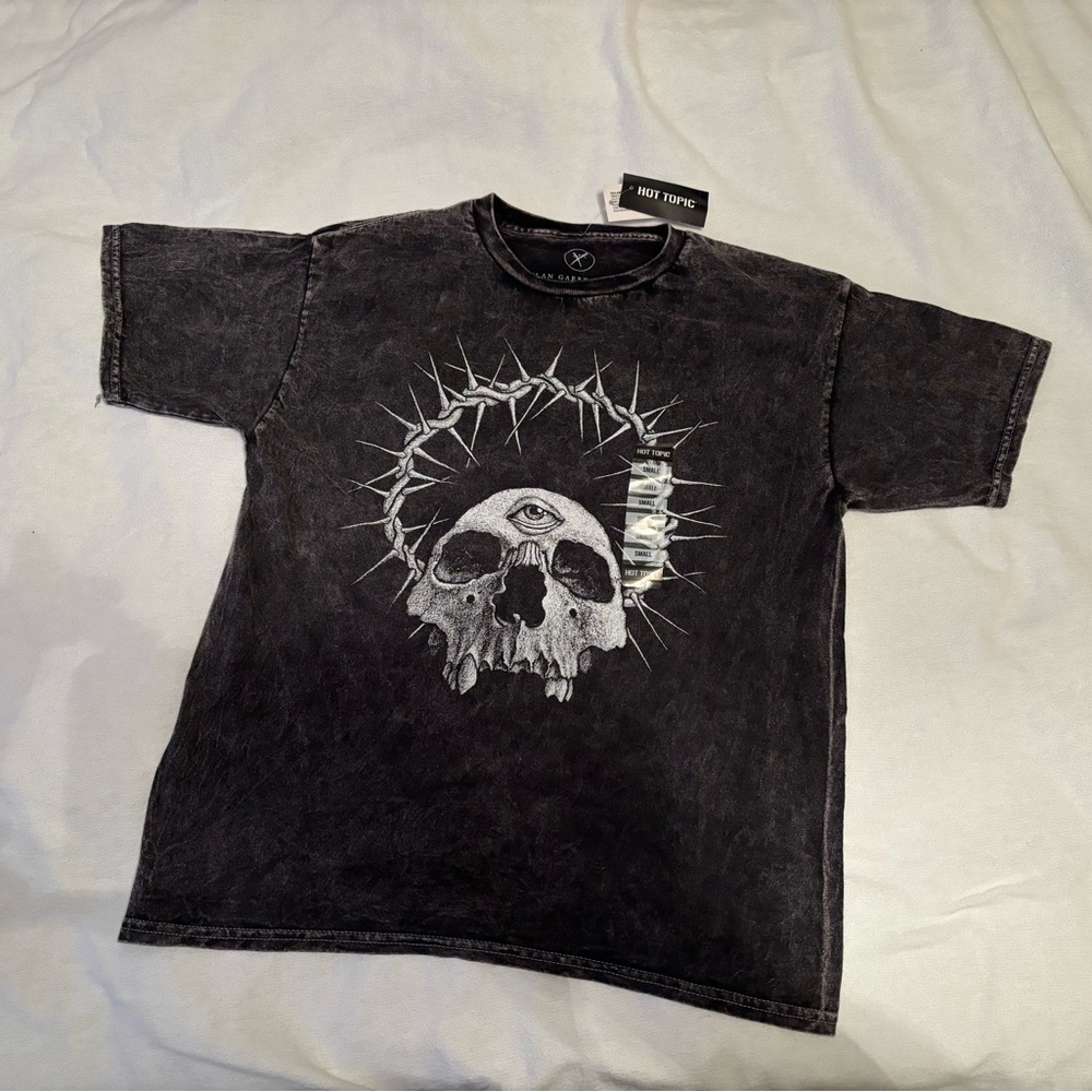 Hot Topic Unisex Graphic T-Shirt